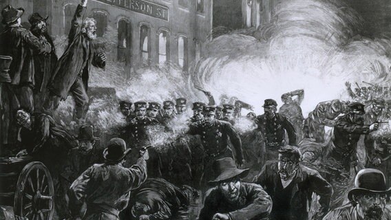 Historische Illustration des sogenannten Haymarket Riot in Chicago im Mai 1886. © picture alliance Foto: Everett Collection